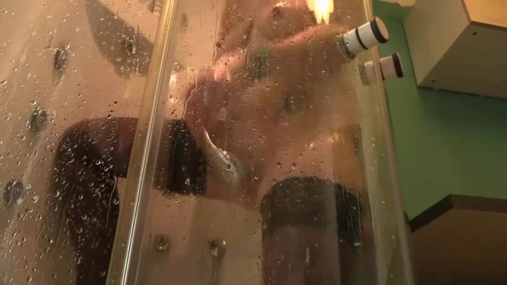 sexy foto nr. 6 von feuchte duschspiele