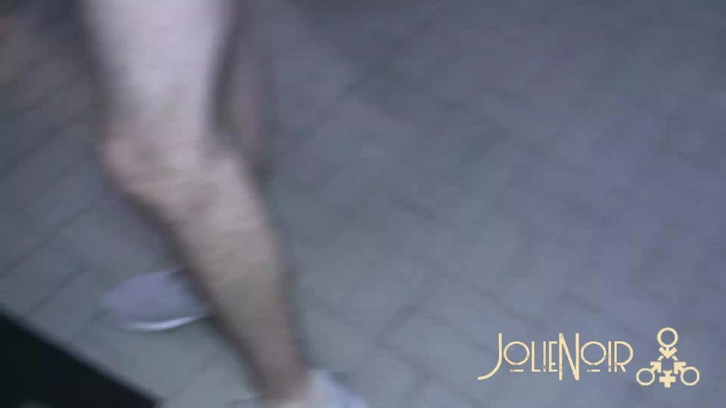 sexy foto nr. 3 von von vielen schwänzen im swingerkeller bestiegen