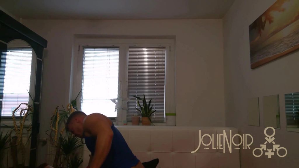 sexy foto nr. 10 von backstage video beim jungs WG ficken