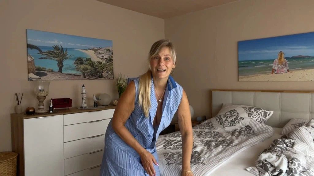 sexy foto nr. 9 von Hausfrauen Report - Betten machen