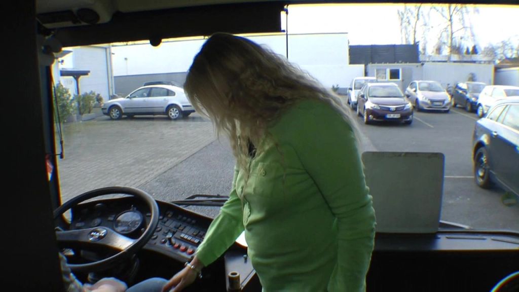 sexy foto nr. 3 von Blowjob für den Busfahrer