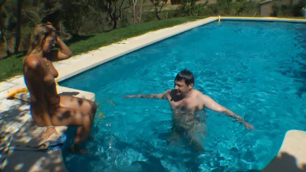sexy foto nr. 2 von 2 mal am Hotelpool Angespritzt