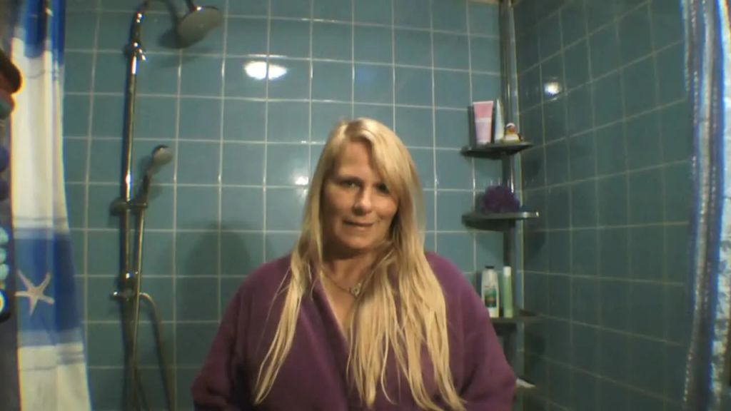 sexy foto nr. 2 von 3 Gläser voll Pisse für dich