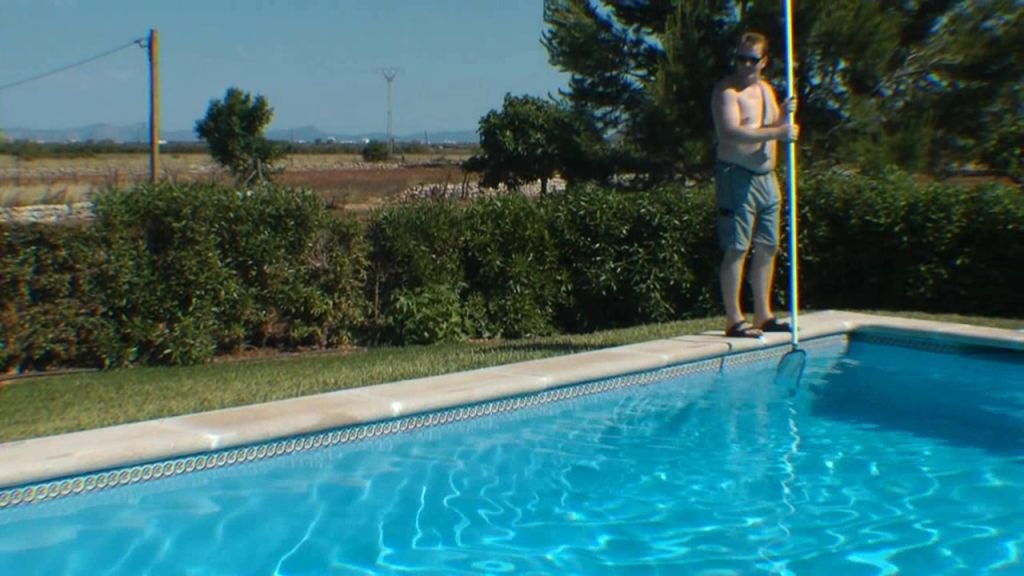 sexy foto nr. 2 von Zu 2 den Poolboy heiss gemacht