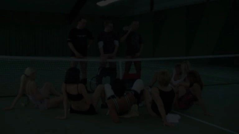 7 Blasfotzen in der Tennishalle