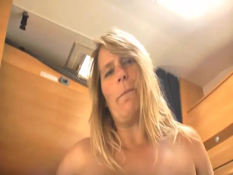 sexy foto nr. 2 von Dildogrüsse aus dem Wohnmobil