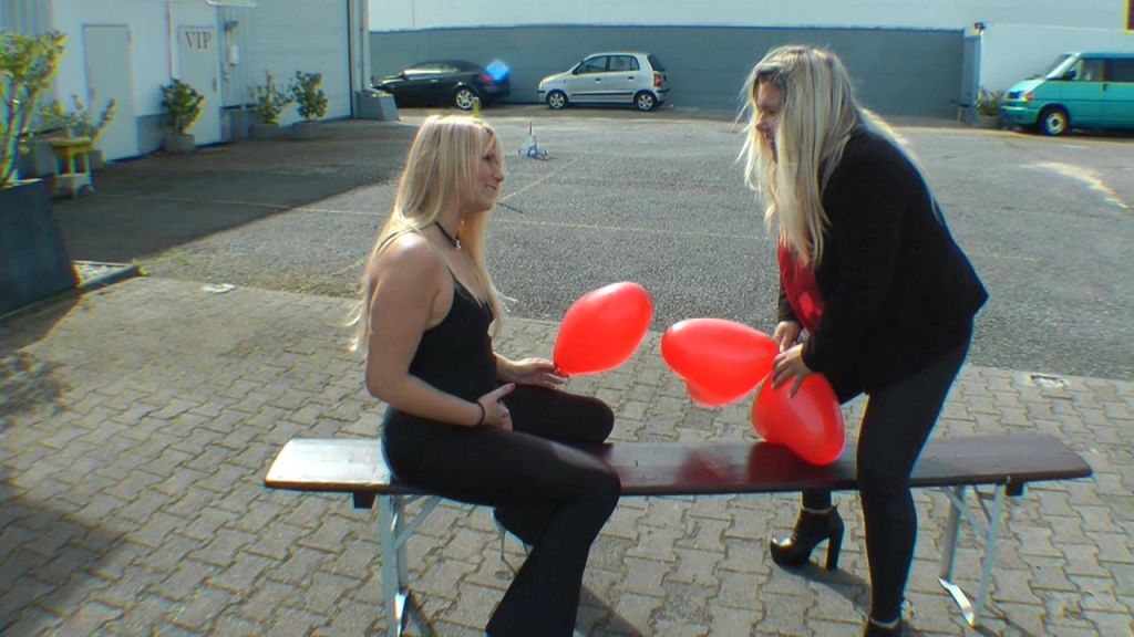 sexy foto nr. 5 von Balloon Milfs