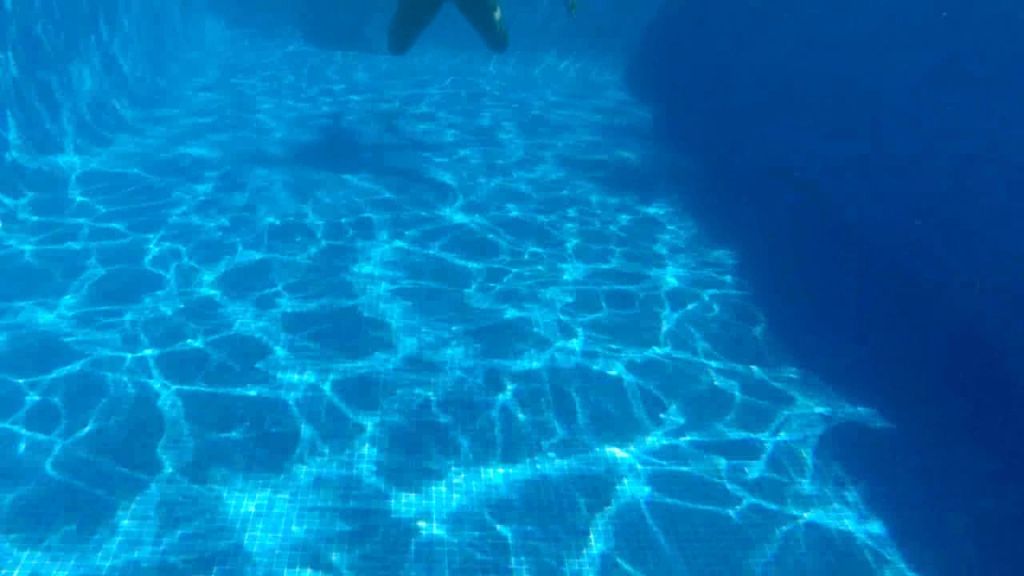 sexy foto nr. 8 von Nackt im Pool - Unter Wasser Kamera