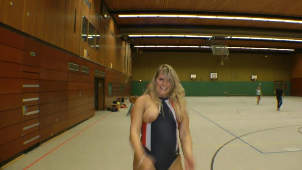 sexy foto nr. 7 von Auf dem Trampolin