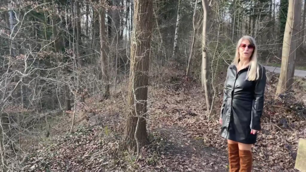 sexy foto nr. 3 von Das Piss Luder egal wer zuschaut