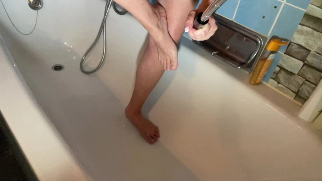 sexy foto nr. 7 von Auf die Füße gepisst