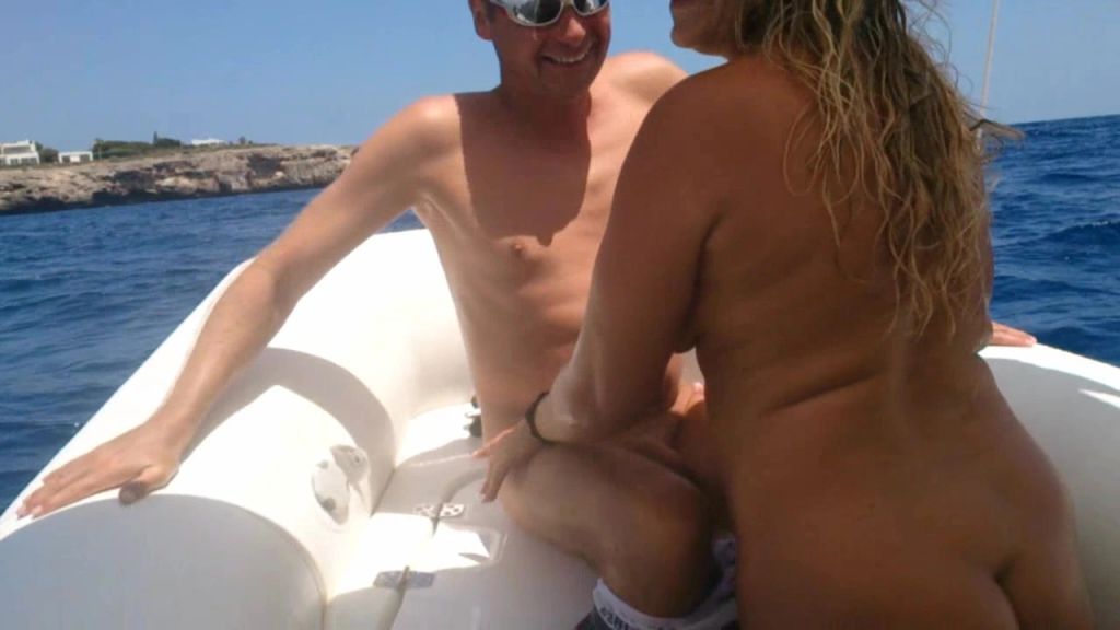 sexy foto nr. 2 von Blasen auf dem Boot