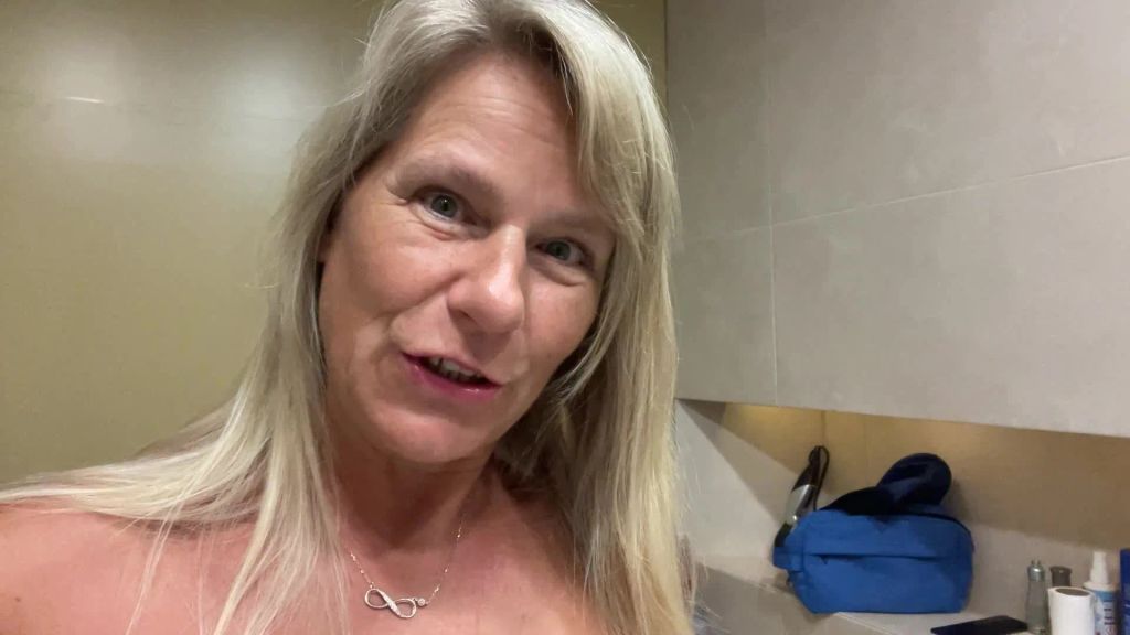 sexy foto nr. 2 von 3 x für dich im Urlaub gepisst