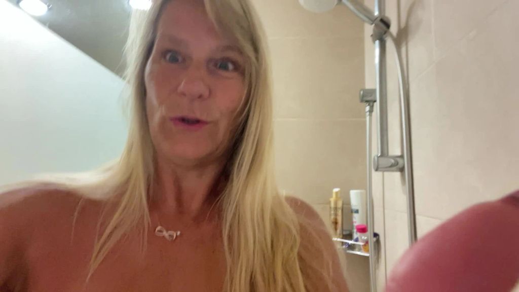 sexy foto nr. 3 von 3 x für dich im Urlaub gepisst