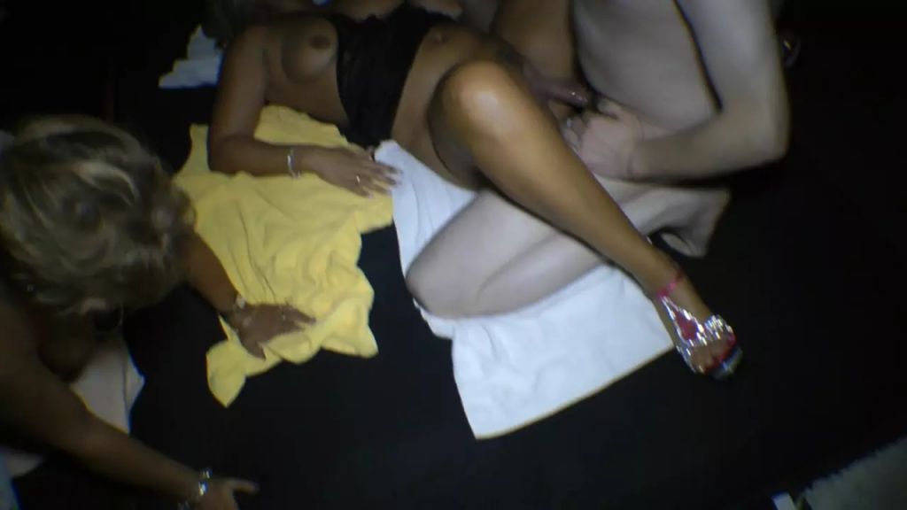 sexy foto nr. 6 von Geiler Gruppenfick im Swingerclub