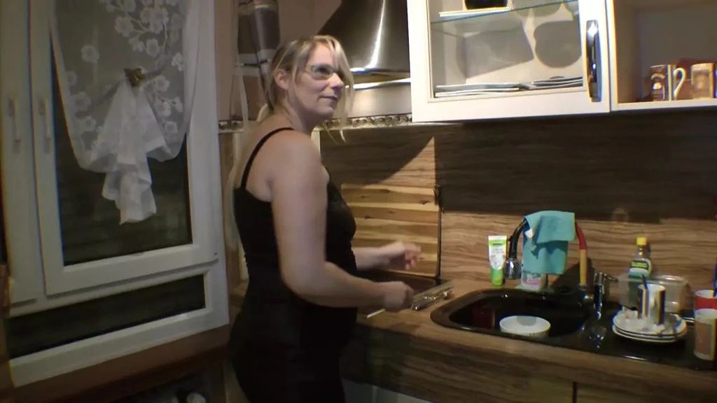Cumshot auf die Brillen Milf