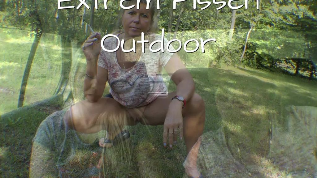 sexy foto nr. 1 von Rauchen und Extrem Pissen Outdoor