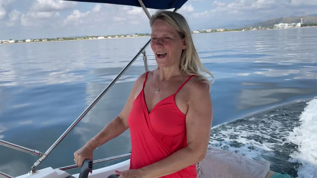 Nackt Boot fahren