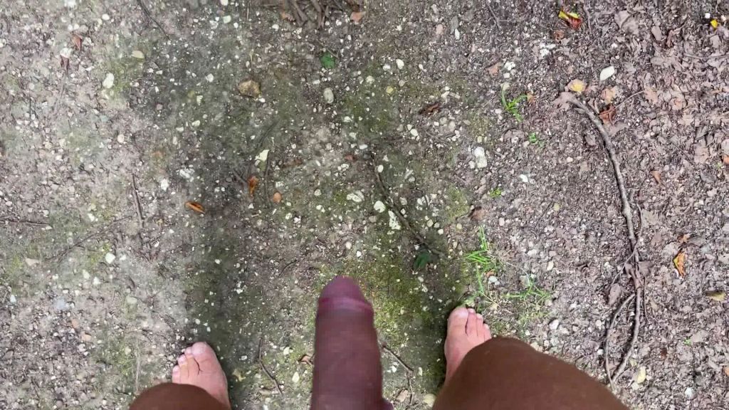 sexy foto nr. 4 von Wichser im Wald Angepisst