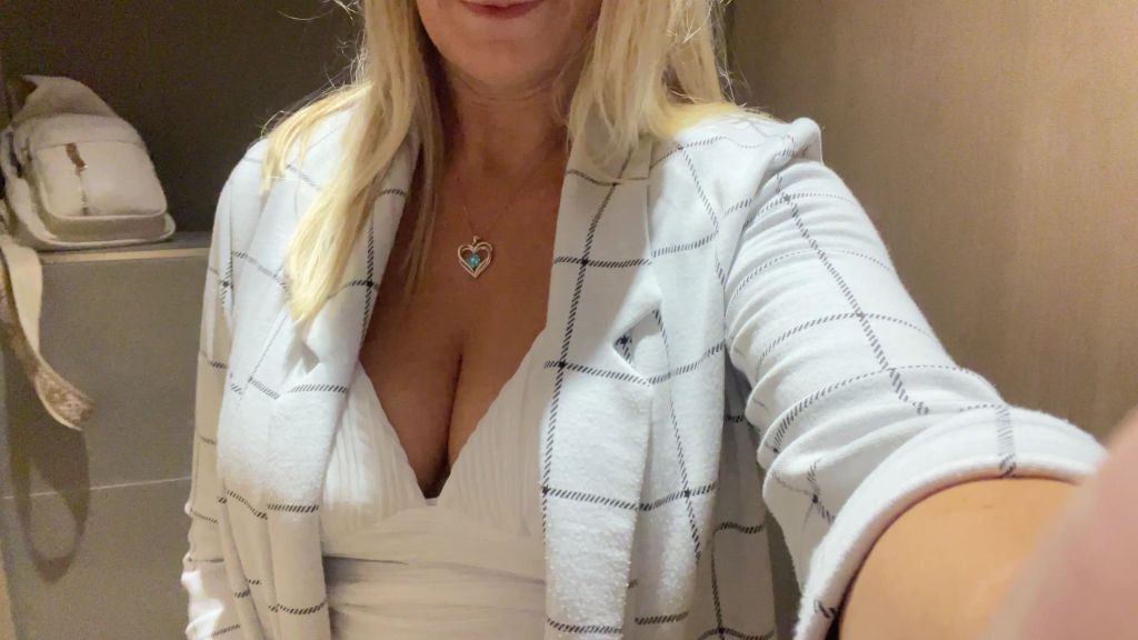 sexy foto nr. 5 von Ich Pisse in der Einkaufs Toilette