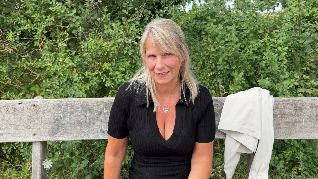 sexy foto nr. 3 von Besser ist es ohne Höschen