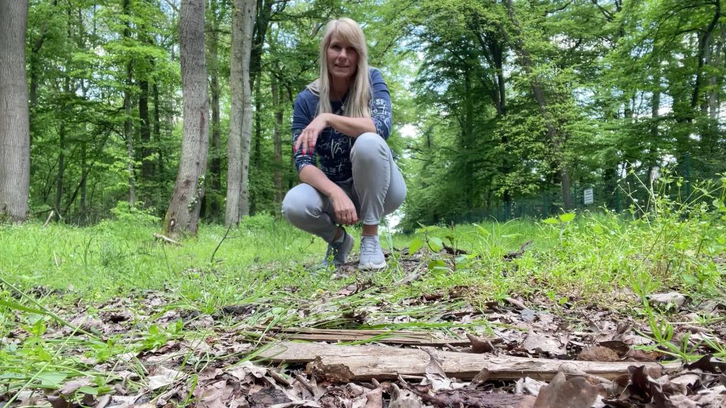 Vorschaubild 3 zum Video „Outdoor Pissen“