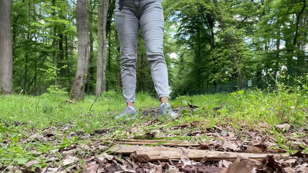 Vorschaubild 4 zum Video „Outdoor Pissen“