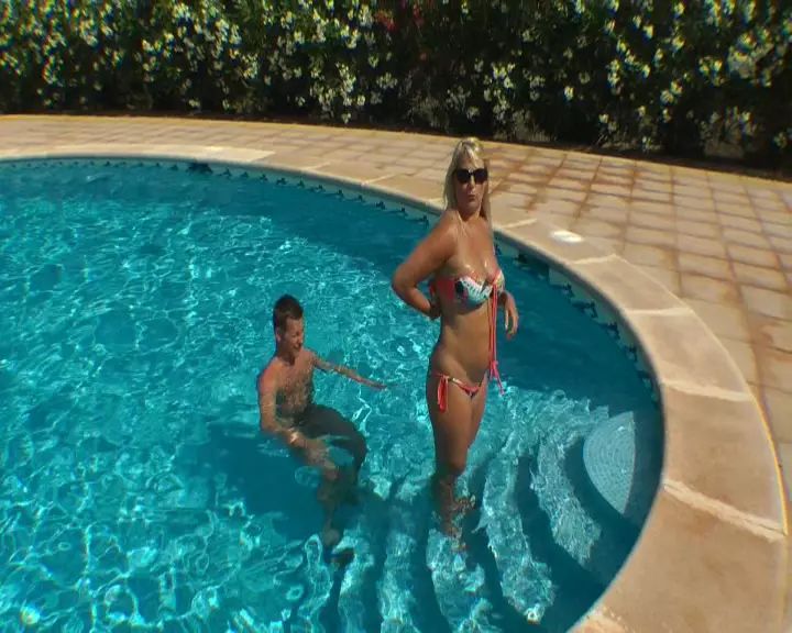 sexy foto nr. 2 von Der Pool Fick- Creampie