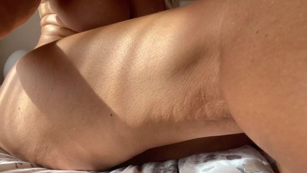 sexy foto nr. 2 von Anal Plug Fucking