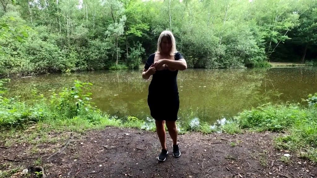 Creampie Fick am Oeffentlichen See