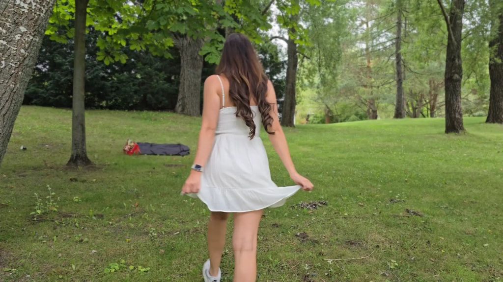 sexy foto nr. 1 von Orgasmus im Park!