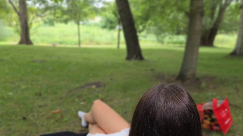 sexy foto nr. 6 von Orgasmus im Park!