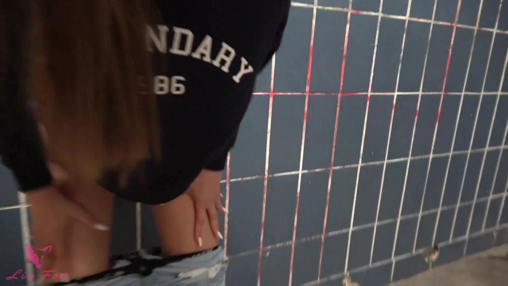 sexy foto nr. 7 von XXL Mutprobe! Riesendildo an S-Bahnhof gefickt!