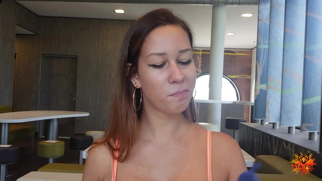 sexy foto nr. 8 von Versaute Spielchen bei McDonalds
