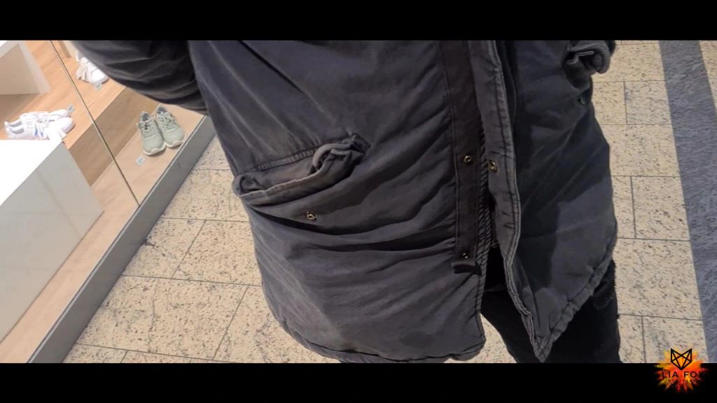 sexy foto nr. 2 von MEGA RISKANTER Sex im vollen Einkaufscenter + Spermawalk!!!