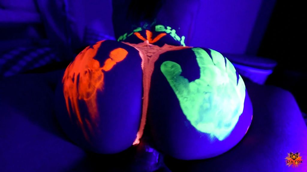 sexy foto nr. 8 von CRAZY Schwarzlicht Neon Fick als Avatar-Schlampe!