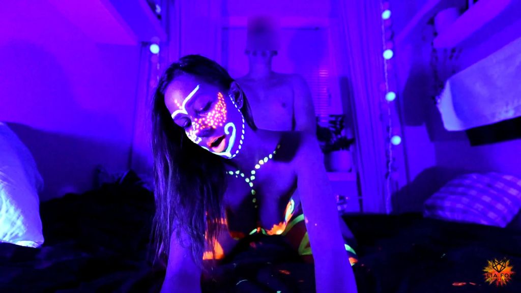 sexy foto nr. 10 von CRAZY Schwarzlicht Neon Fick als Avatar-Schlampe!