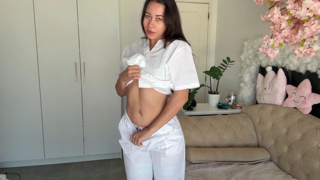 sexy foto nr. 2 von Krankenschwester Lia bittet um abpumpen! ENTSAFTUNG!