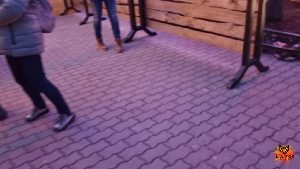 sexy foto nr. 2 von Quickie Creampie auf dem Weihnachtsmarkt am Alexanderplatz!