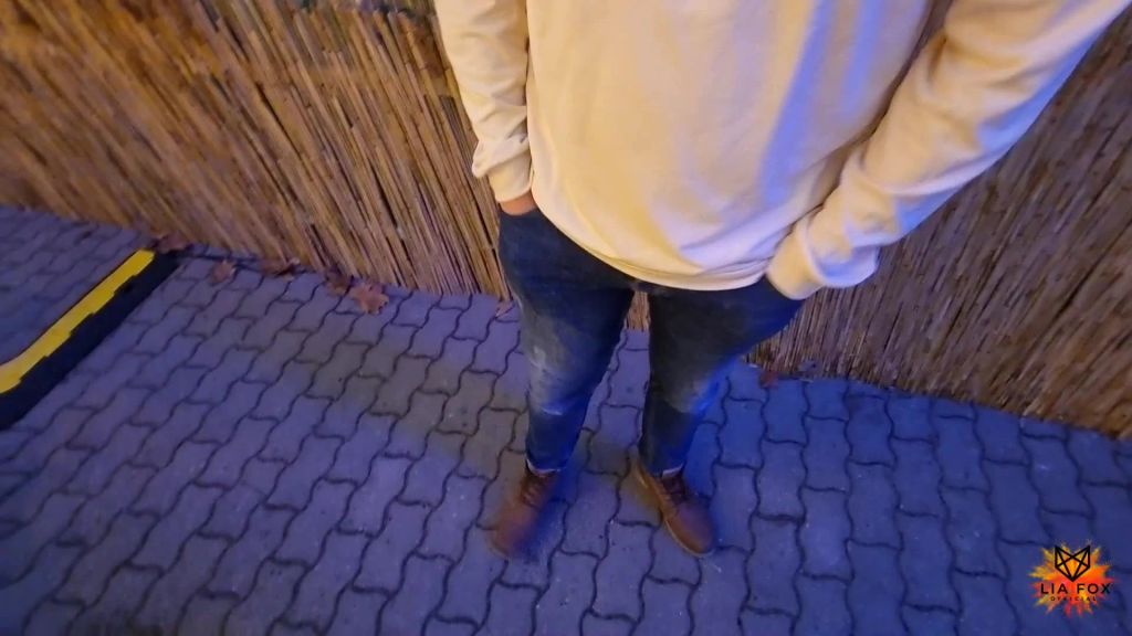 sexy foto nr. 3 von Quickie Creampie auf dem Weihnachtsmarkt am Alexanderplatz!
