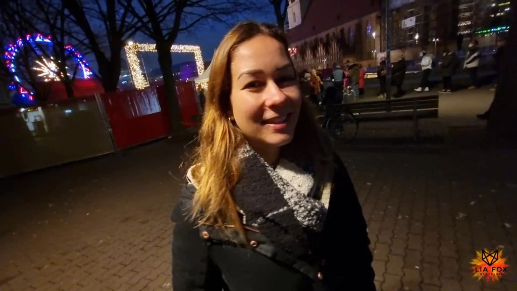 sexy foto nr. 6 von Quickie Creampie auf dem Weihnachtsmarkt am Alexanderplatz!
