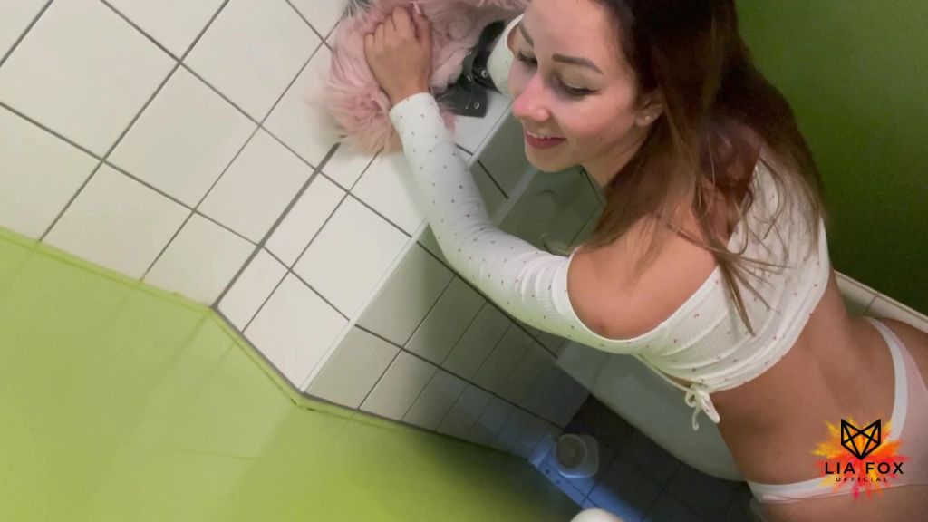 sexy foto nr. 9 von Creampie in der Uni! Vom Hausmeister erwischt und trotzdem w