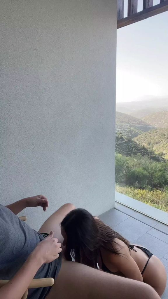 sexy foto nr. 5 von Geiler Public Sex auf dem Balkon!