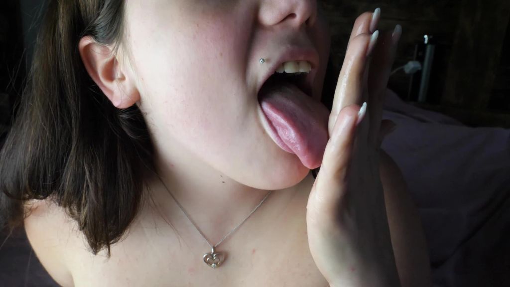 Quickie vor dem Livestream - Ein kleines Sperma Dessert