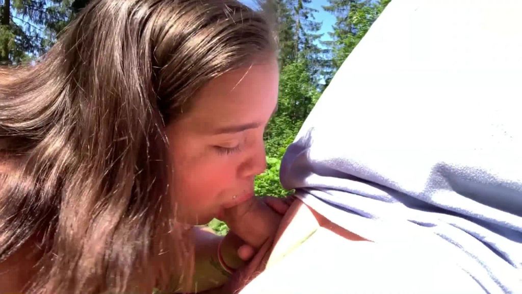 sexy foto nr. 3 von Mein erster Outdoor Blowjob + Mega Cumshot