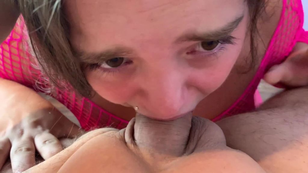 sexy foto nr. 10 von Deepthroat - Megaladung mit Mundvollendung