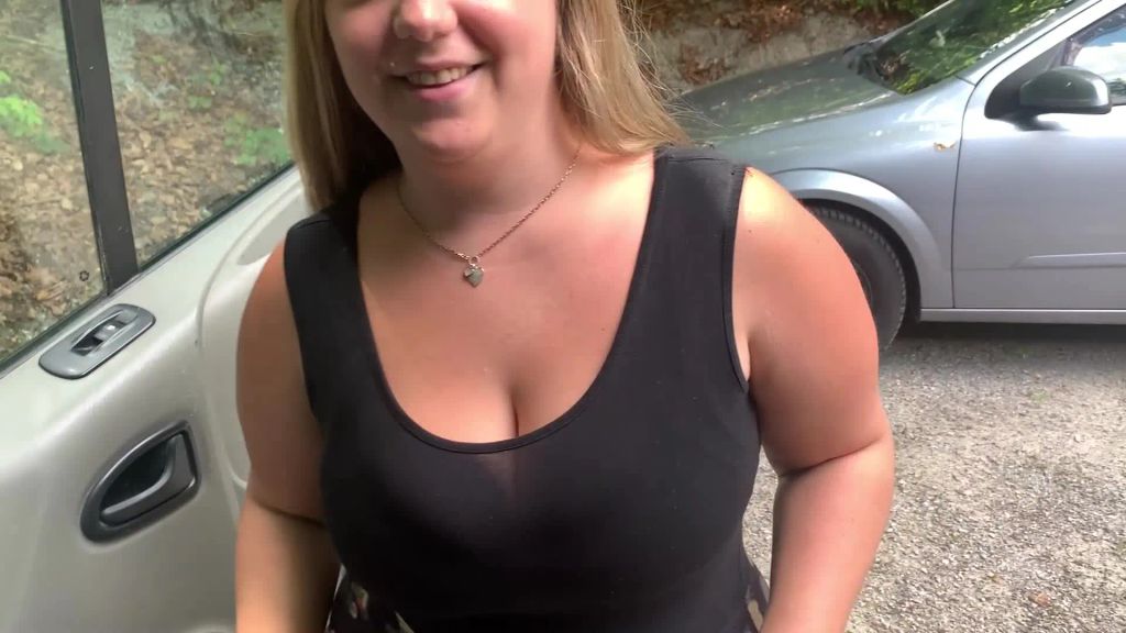 Blowjob am Autoparkplatz im Auto