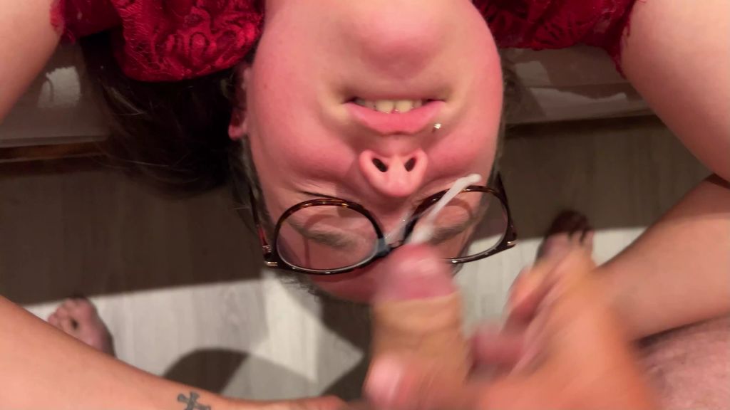 sexy foto nr. 9 von Ein Blowjob mit einer extremen Gesichtsbesamung