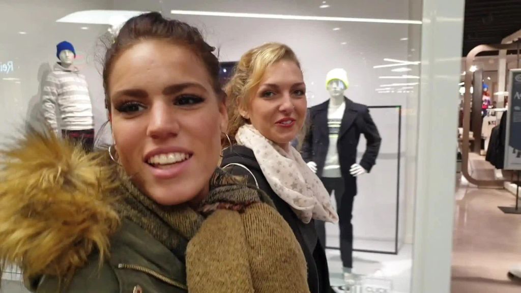 sexy foto nr. 1 von KRASS – 1. DREIER in UMKLEIDE mit SPERMAWALK