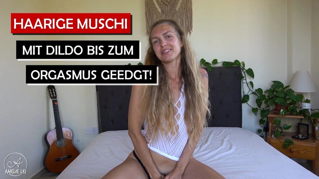 Haarige Muschi mit Dildo bis zum heftigen Orgasmus geedgt!